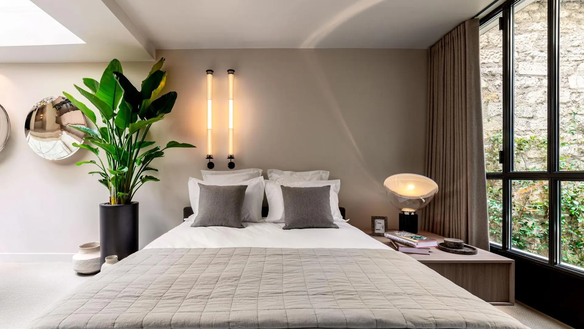Luxury Residence In Old Marais, 3 Bedroom Patio, Sauna, Fitness Room, Ac Paris 0*,