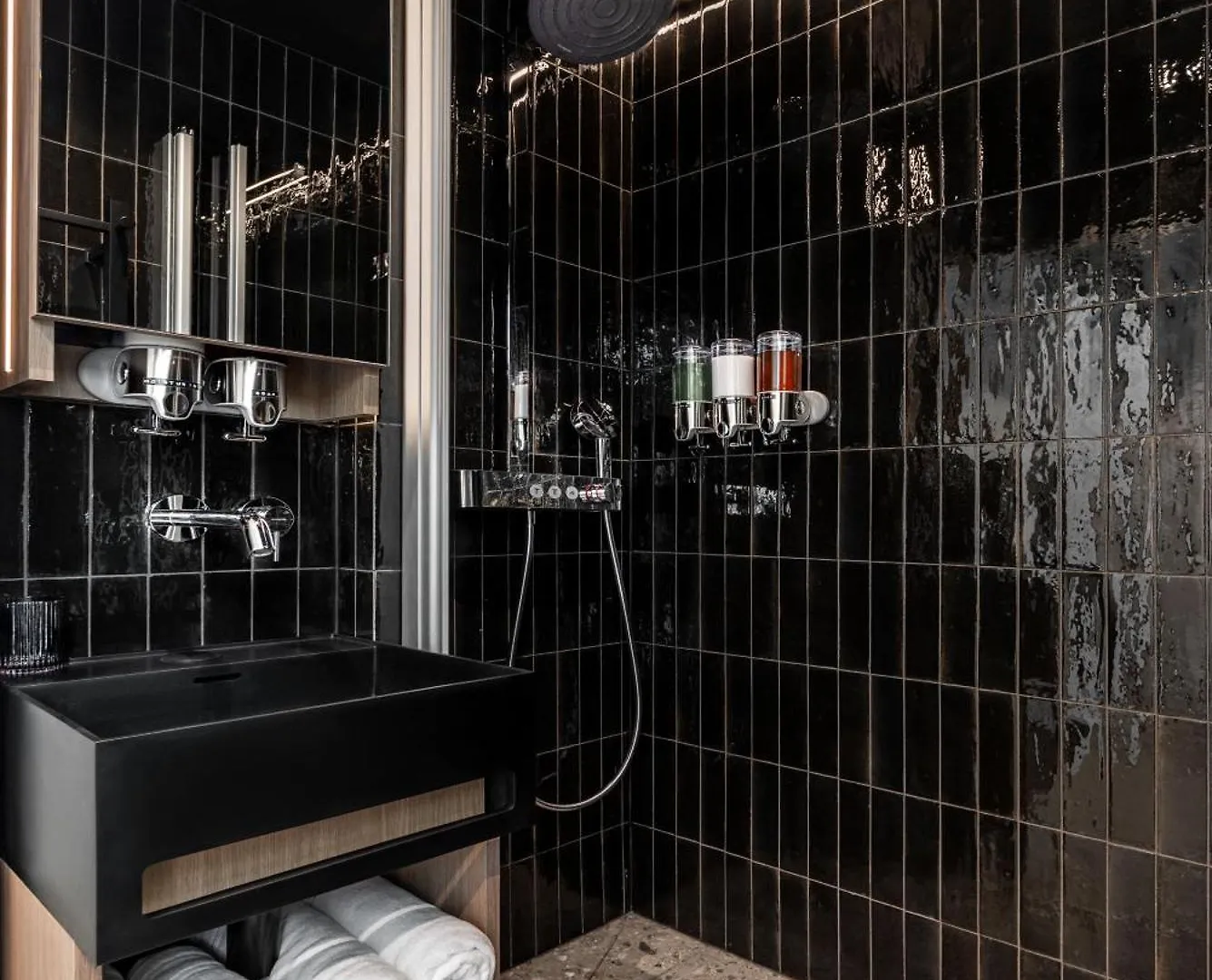 Luxury Residence In Old Marais, 3 Bedroom Patio, Sauna, Fitness Room, Ac Paris