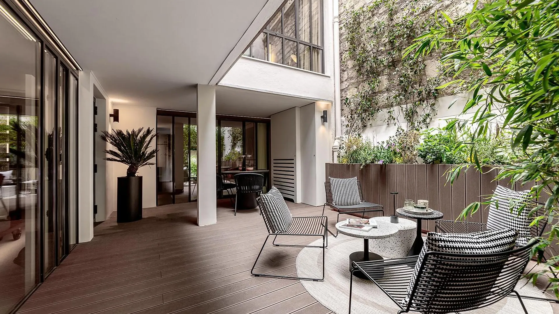 Luxury Residence In Old Marais, 3 Bedroom Patio, Sauna, Fitness Room, Ac Paris