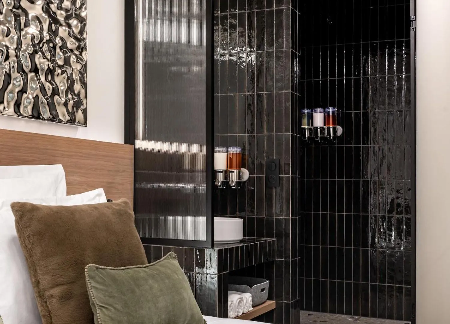 Luxury Residence In Old Marais, 3 Bedroom Patio, Sauna, Fitness Room, Ac Paris France